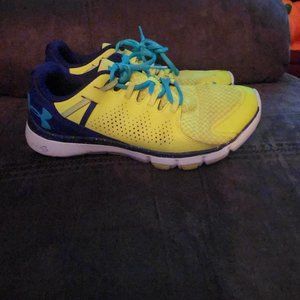 Ladies Nike Tennis Shoes